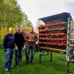 Halbes Hähnchen vom legendären Buchenholzgrill des SV Dietershan, 19:00 Uhr